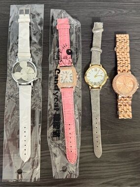 Watches lot